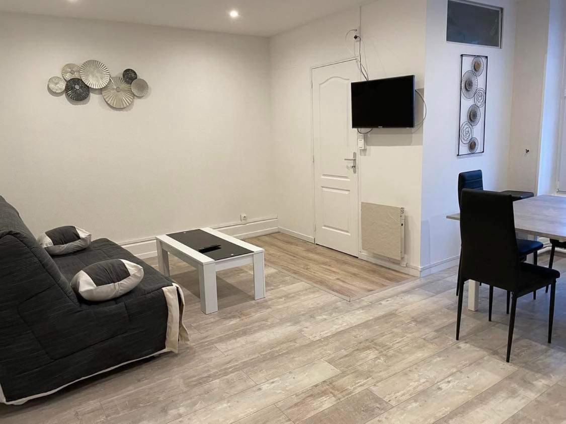 Appart Meuble 45M2 Calme Et Lumineux Au Continental Vittel Bagian luar foto